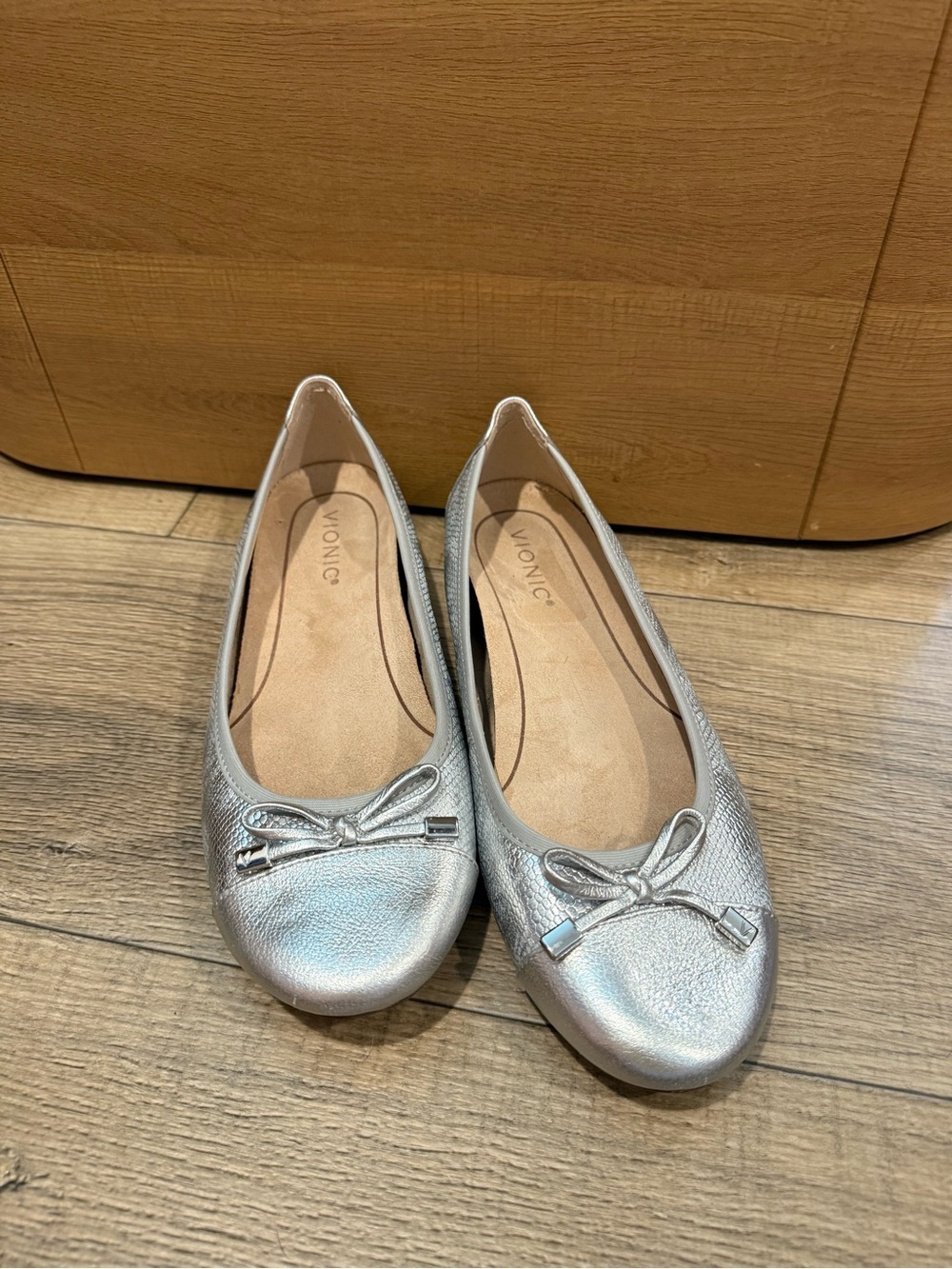 Vionic Spark Minna leather ballet flats in silver metal snake size 9 - Picture 3 of 8